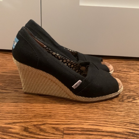 Toms wedges, size 7.5 - Picture 8 of 9